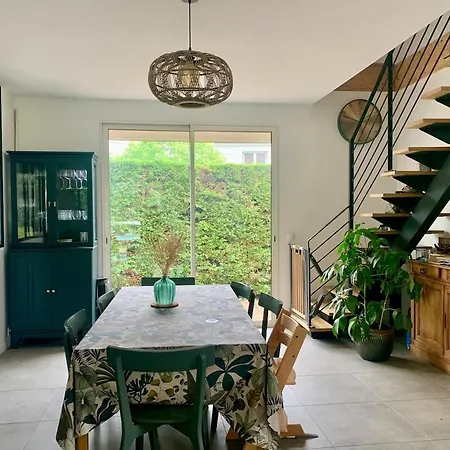度假居 Charming Quiet House In