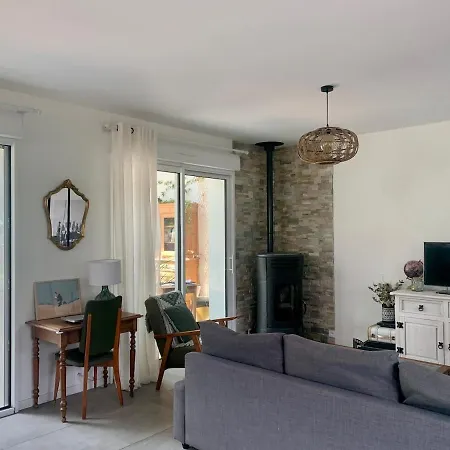 度假居 Charming Quiet House In *